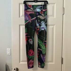 Nike One Icon Clash Botanical Floral Leggings size Small